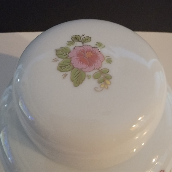 Vintage Asian Ginger Jar White Beautiful Gilded Pheasants & Flowers Pre-owned - Picture 3 of 8